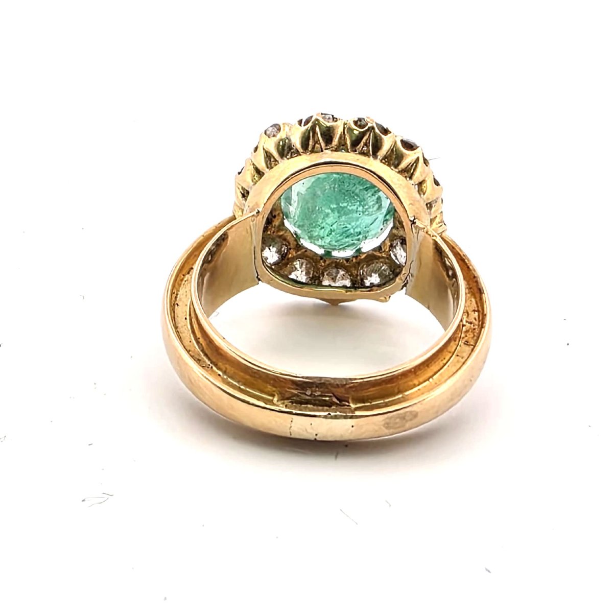 18-karat Yellow Gold Ring With A Central Emerald And Diamonds-photo-3