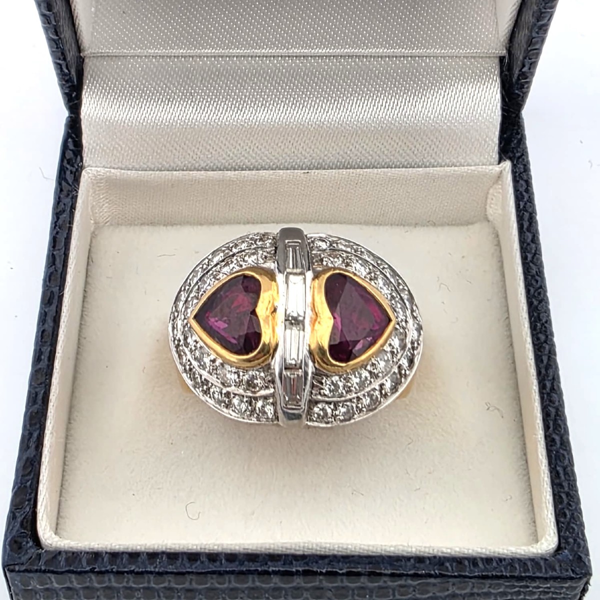 Bague années 70' en or jaune 18kt avec rubis et diamants 