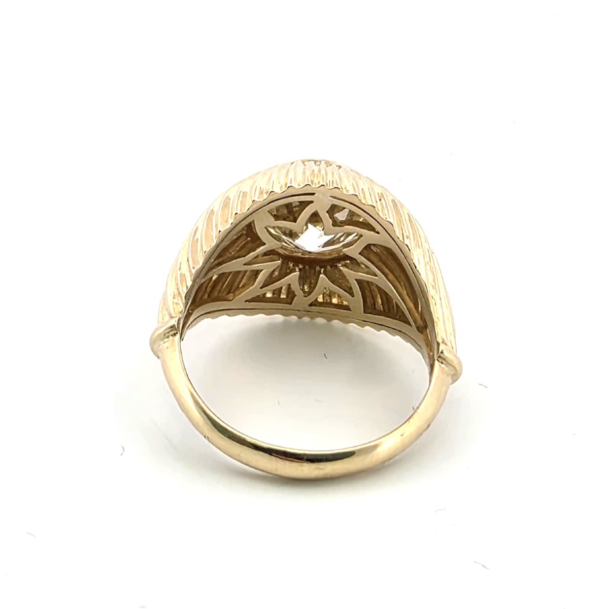 1970s-style 18-karat Yellow Gold Ring With An Old Mine Cut Diamond-photo-3