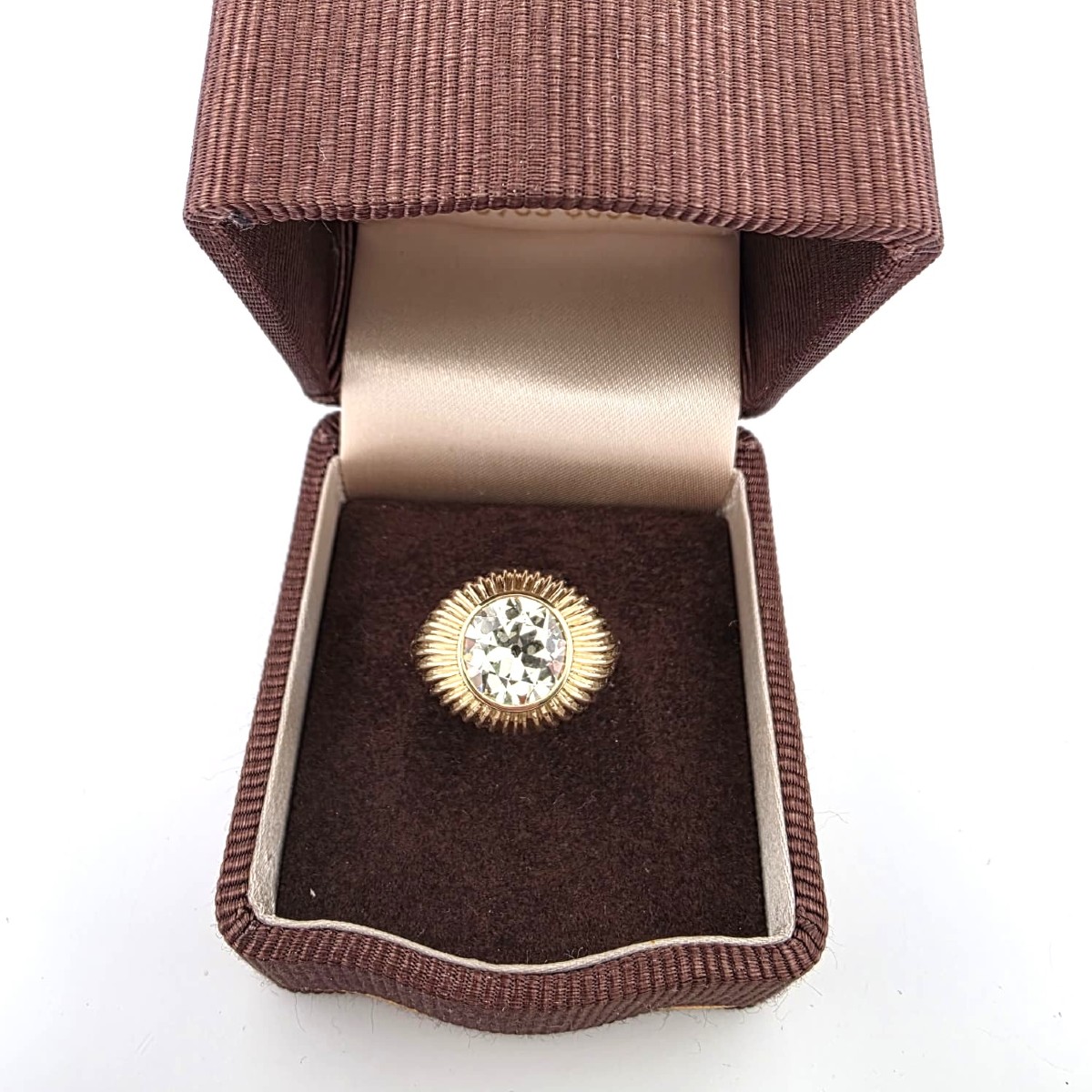 1970s-style 18-karat Yellow Gold Ring With An Old Mine Cut Diamond