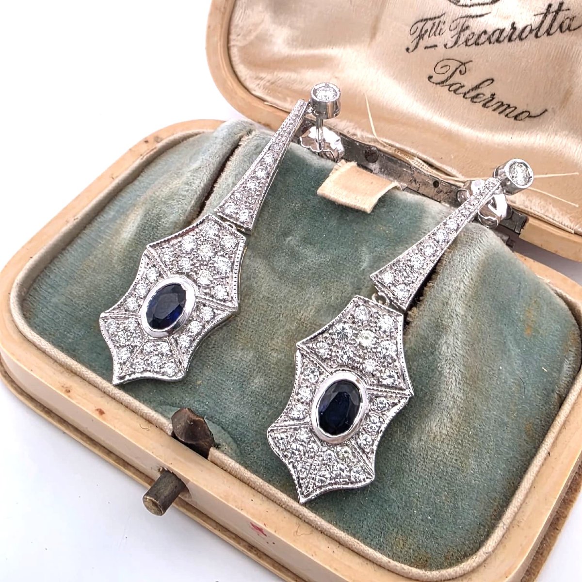 18-karat White Gold Earrings With Sapphires And Diamonds-photo-2