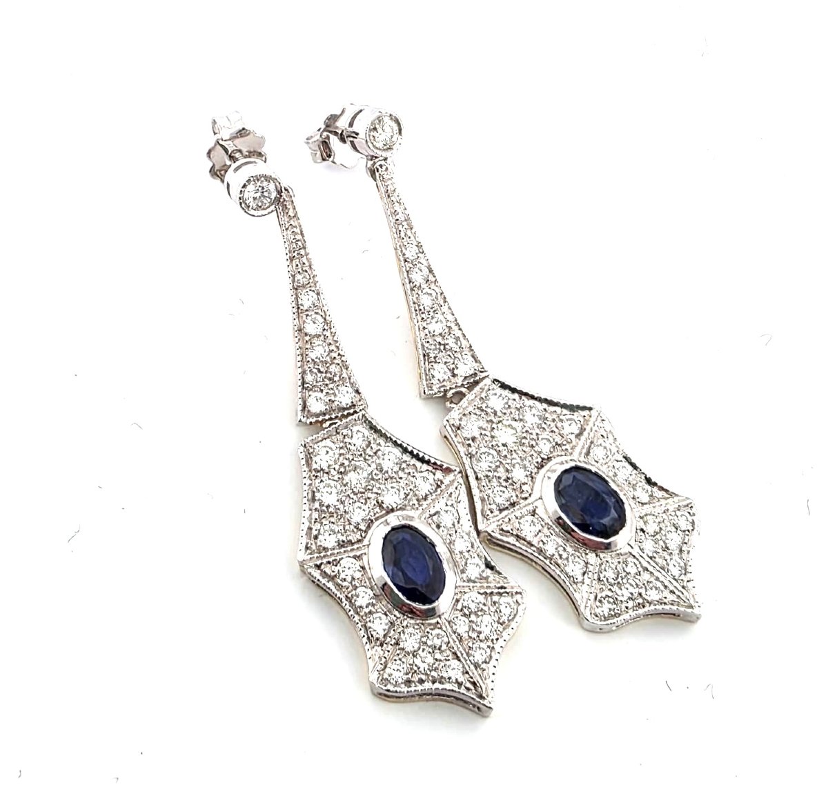 18-karat White Gold Earrings With Sapphires And Diamonds-photo-3