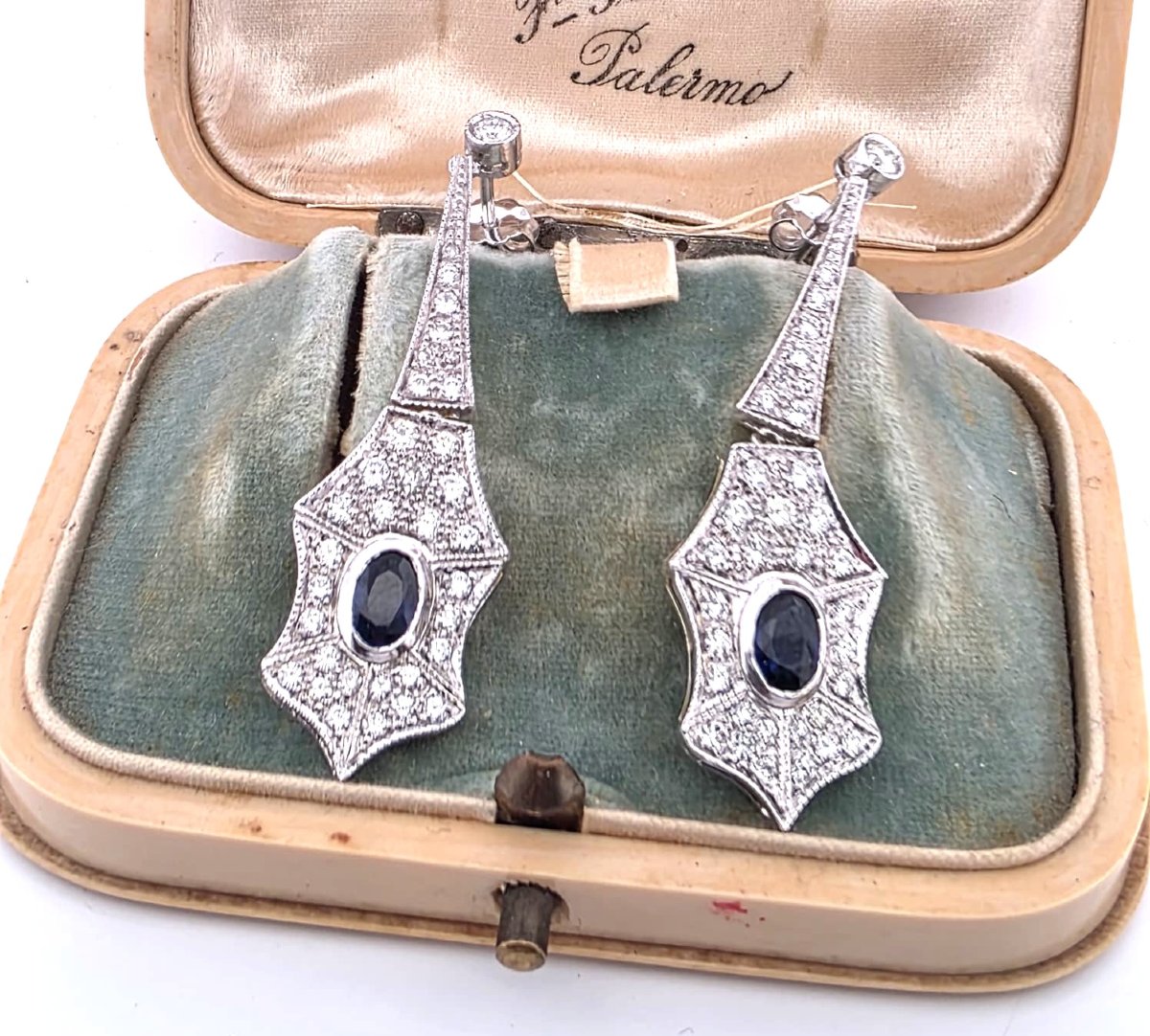 18-karat White Gold Earrings With Sapphires And Diamonds-photo-7