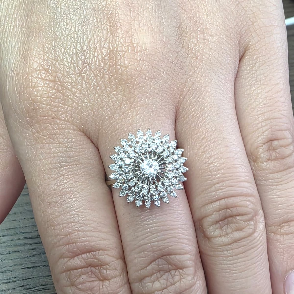 18-karat White Gold Ring With Diamonds-photo-2