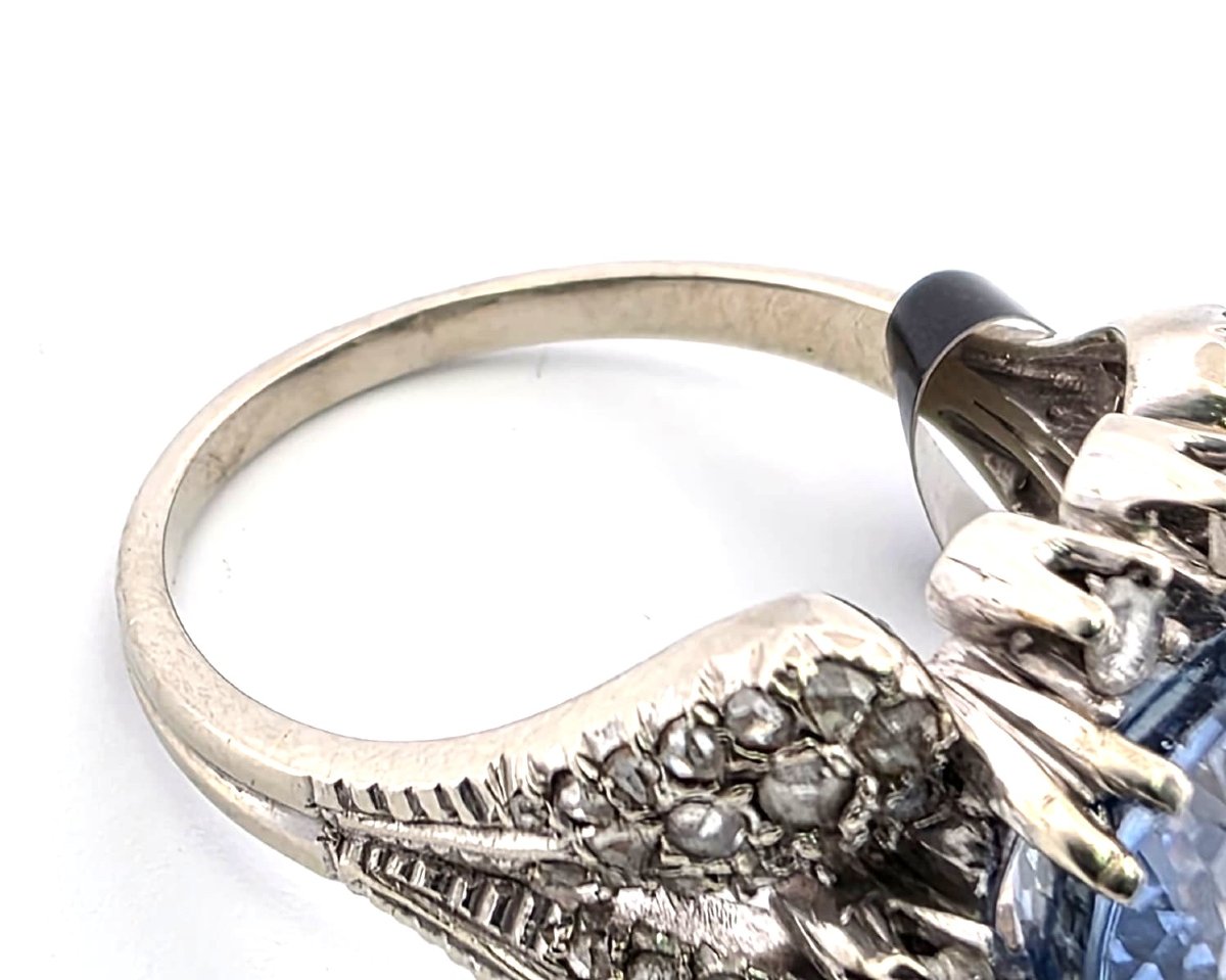 18k White Gold Ring With A Ceylon Sapphire And Diamonds  Weight Of The Jewelry: 7.4 G  Ring Size: 18.-photo-1
