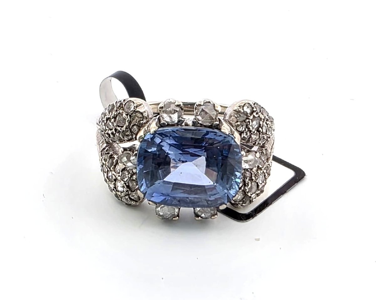 18k White Gold Ring With A Ceylon Sapphire And Diamonds  Weight Of The Jewelry: 7.4 G  Ring Size: 18.-photo-6