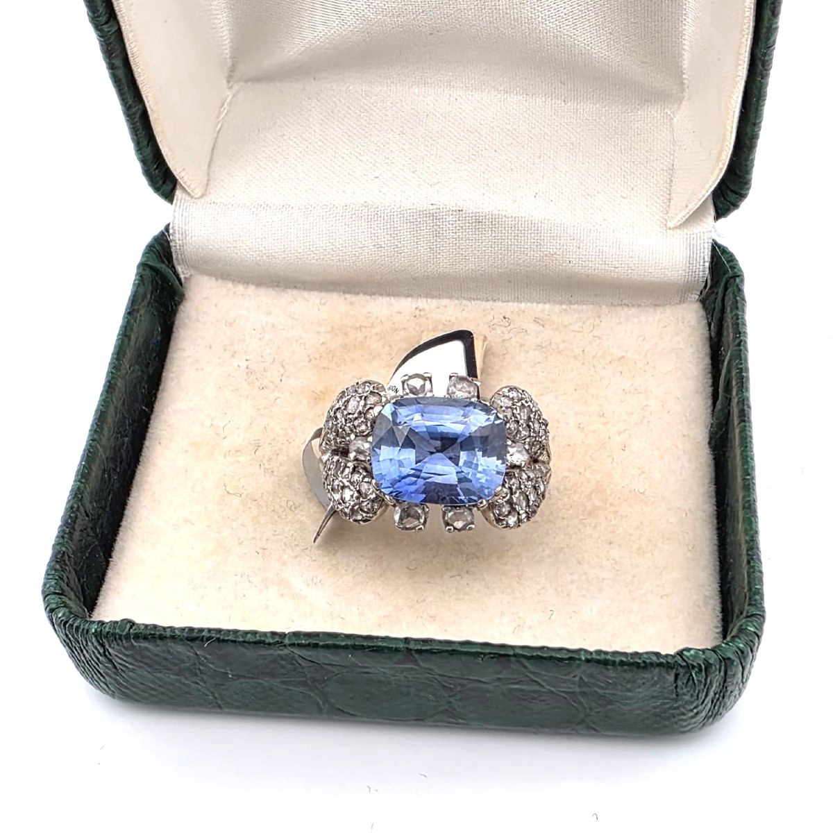 18k White Gold Ring With A Ceylon Sapphire And Diamonds  Weight Of The Jewelry: 7.4 G  Ring Size: 18.-photo-7