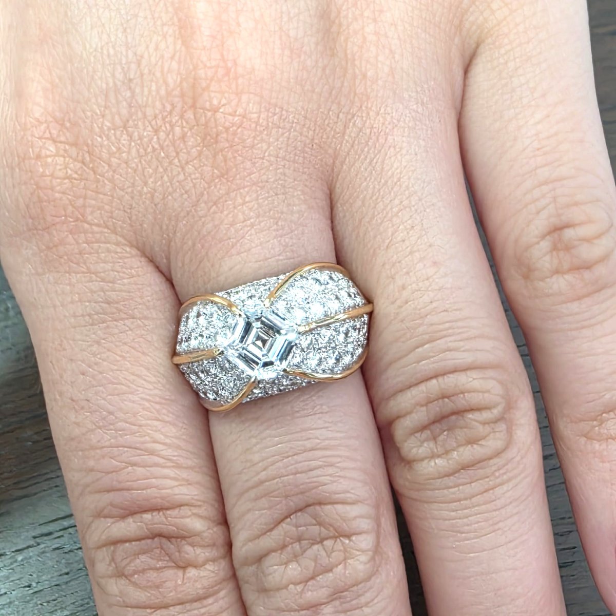 Yellow Gold Ring With Diamonds-photo-1