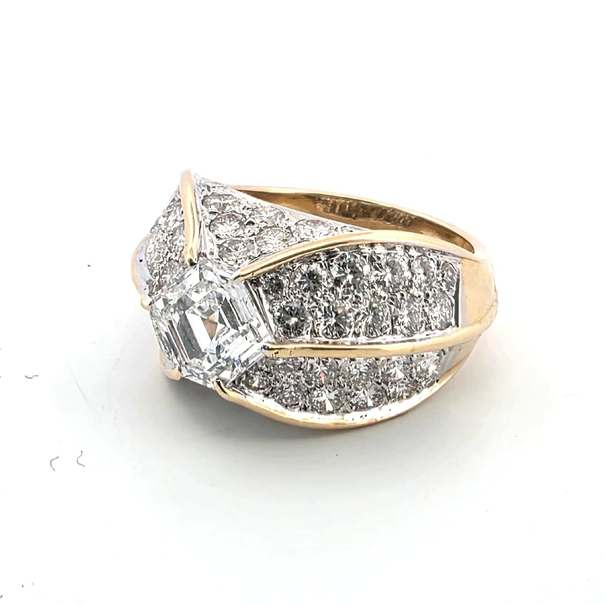 Yellow Gold Ring With Diamonds-photo-6