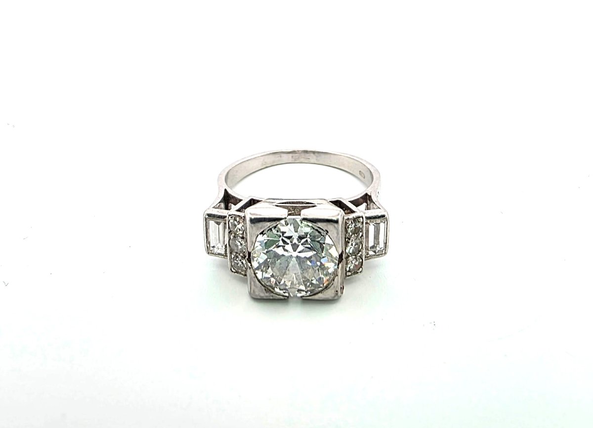 18-karat White Gold Ring With Diamonds-photo-4