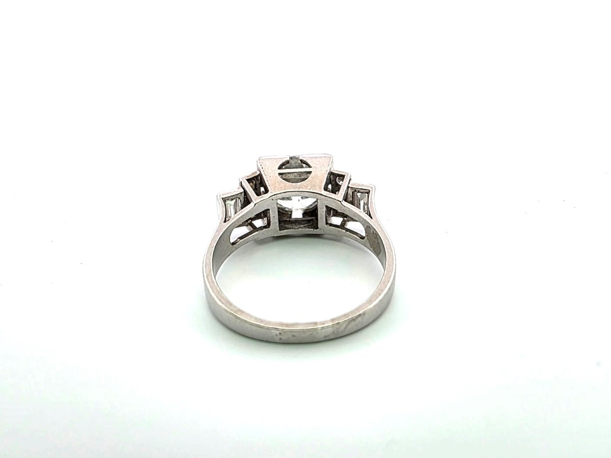 18-karat White Gold Ring With Diamonds-photo-3