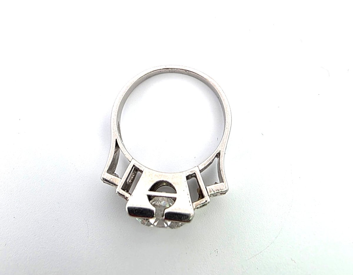 18-karat White Gold Ring With Diamonds-photo-4