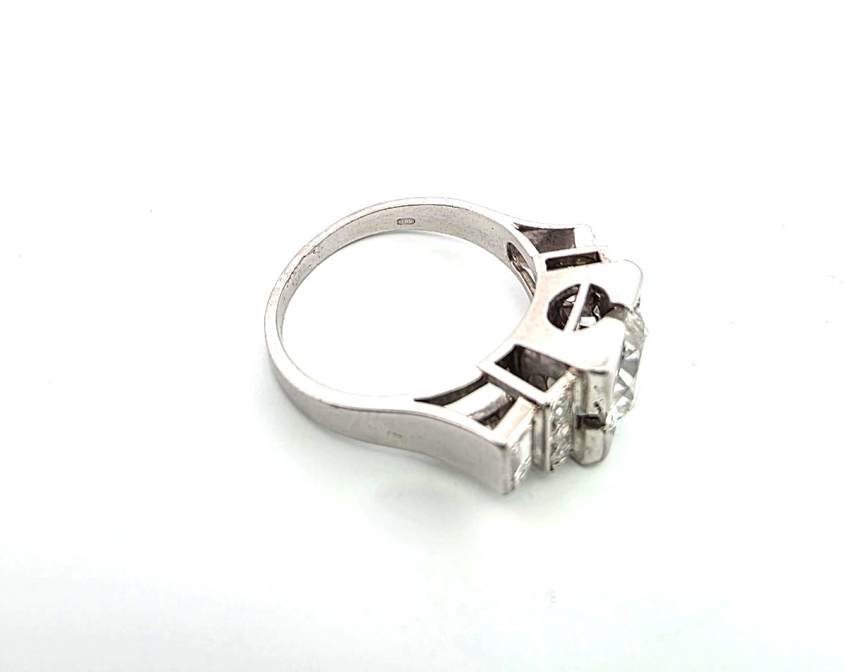 18-karat White Gold Ring With Diamonds-photo-7