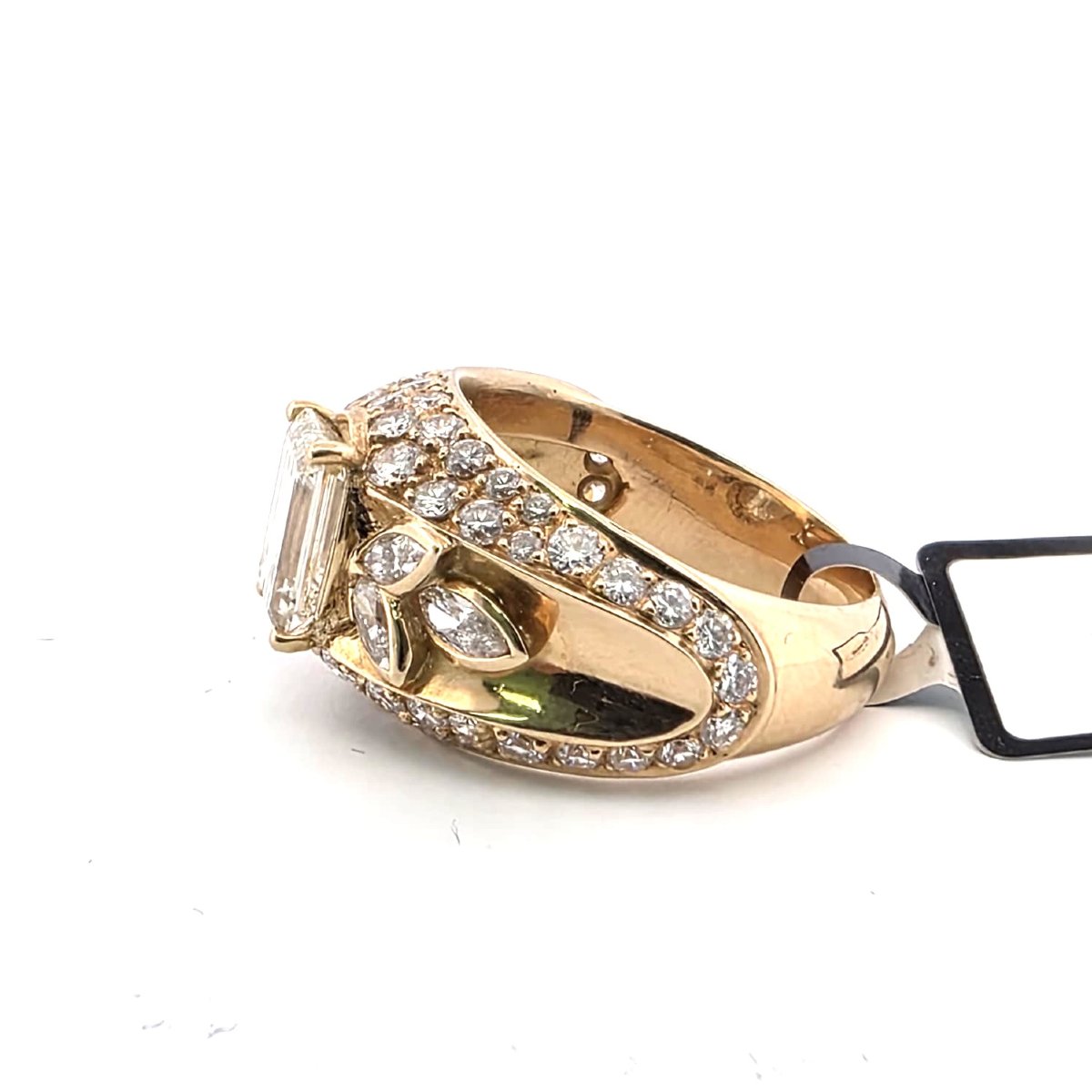 18-karat Yellow Gold Ring With Diamonds-photo-2