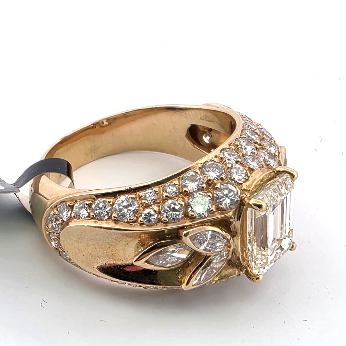 18-karat Yellow Gold Ring With Diamonds-photo-4