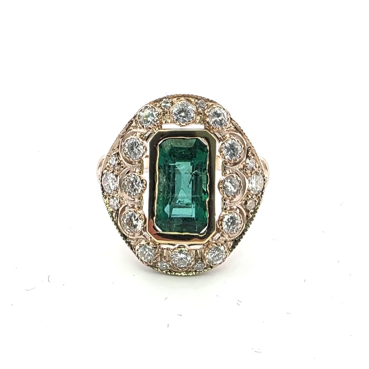 18-karat Yellow Gold Ring With An Emerald And Diamonds-photo-4