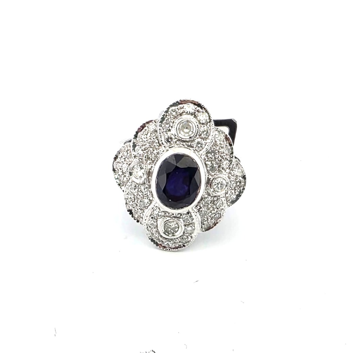 18-karat White Gold Ring With Sapphire And Diamonds-photo-2