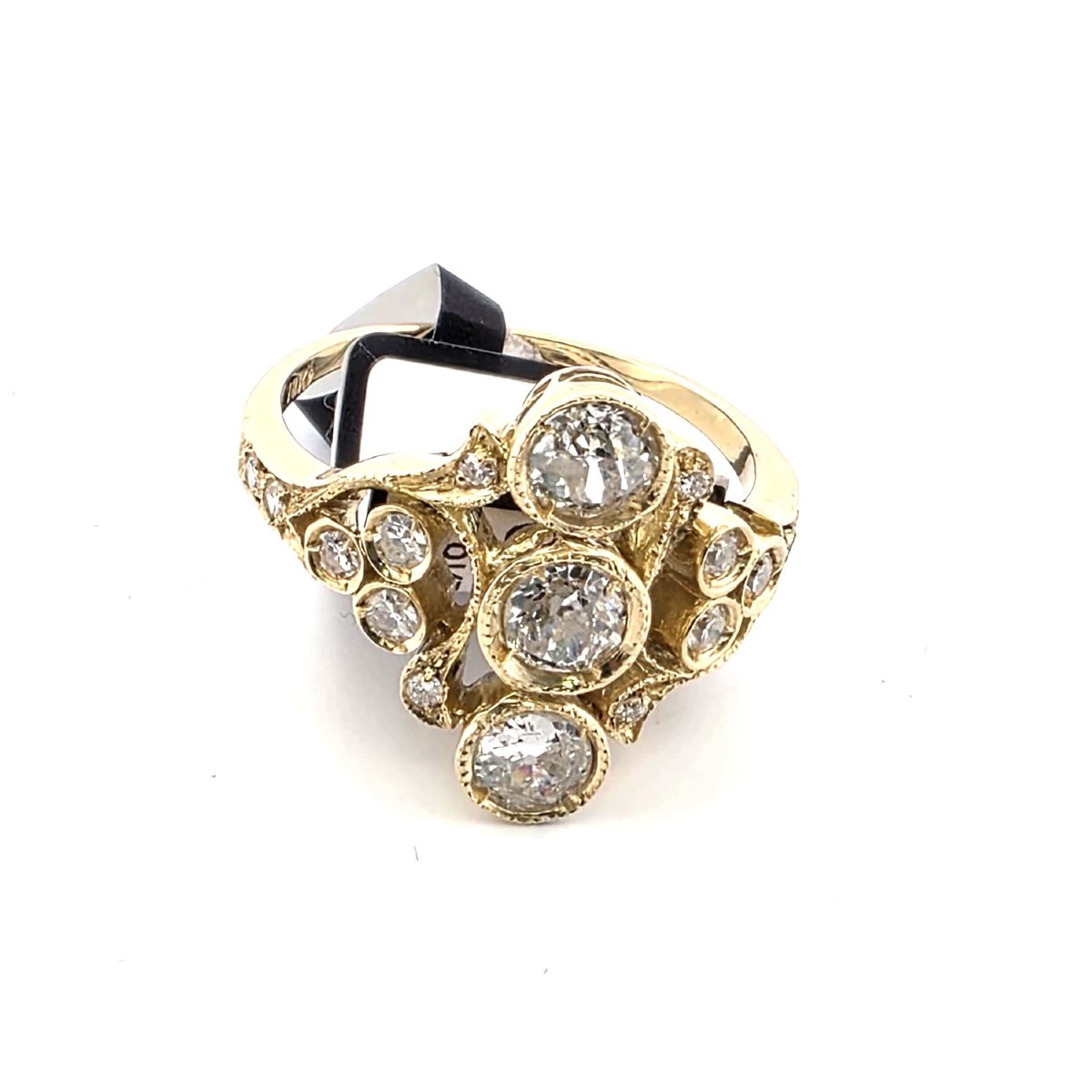 18-karat Yellow Gold Ring With Diamonds-photo-2