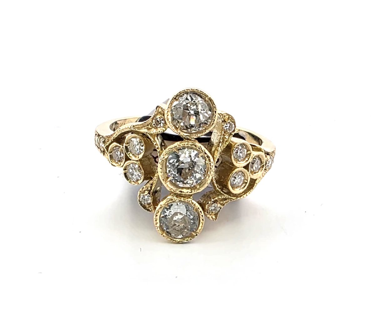 18-karat Yellow Gold Ring With Diamonds-photo-3