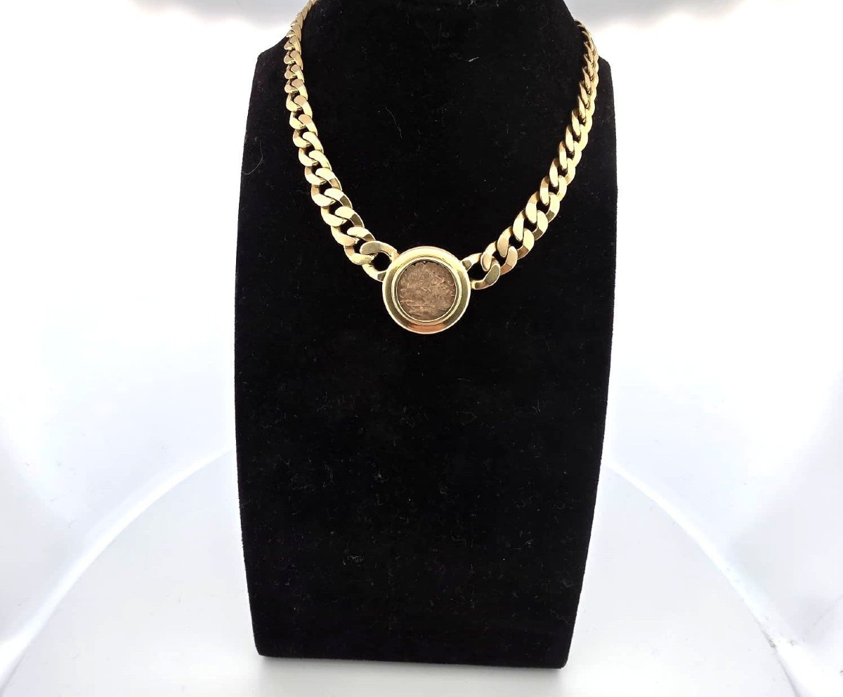 Collier en or jaune 18kt avec une ancienne pièce romaine