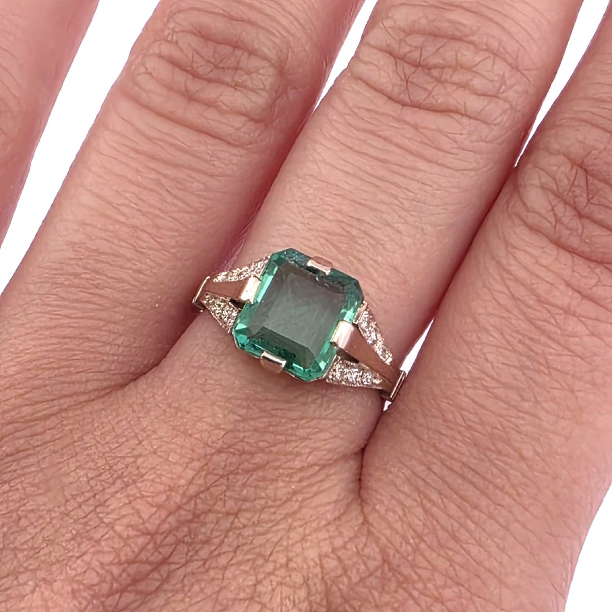 Handcrafted Art Deco White Gold Ring With Diamonds And A Central Emerald