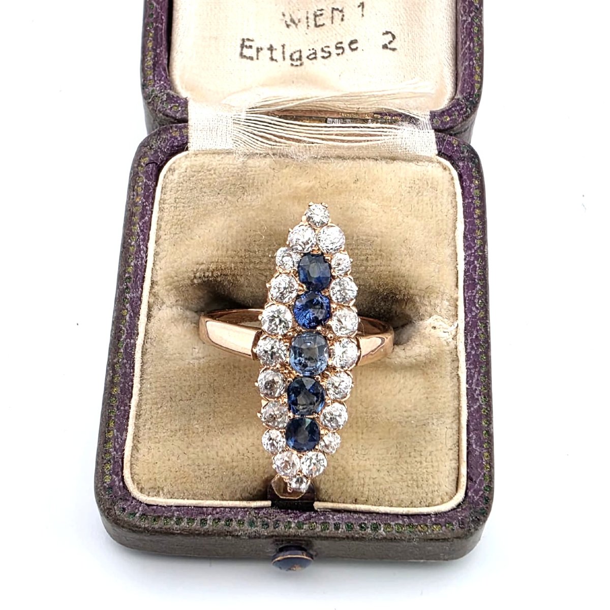 18-karat Yellow Gold Victorian Ring With Diamonds And Sapphires