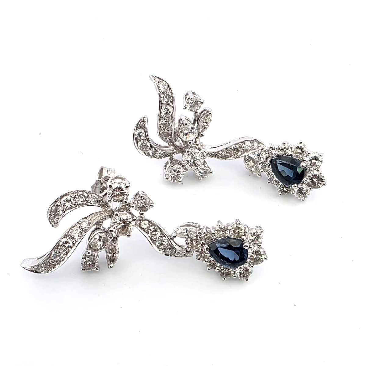 18-karat White Gold Earrings With Diamonds And Sapphires-photo-3
