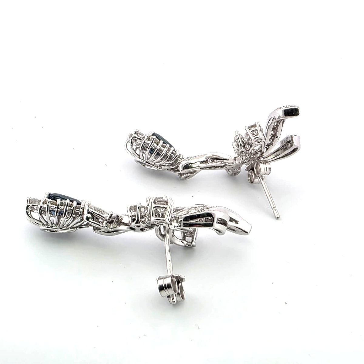 18-karat White Gold Earrings With Diamonds And Sapphires-photo-3