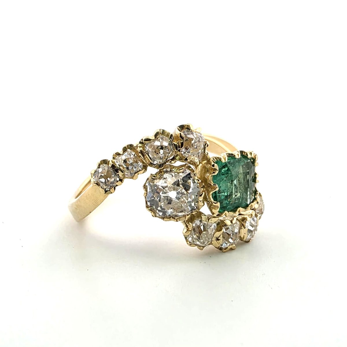 18-karat Yellow Gold Ring With Diamonds-photo-2