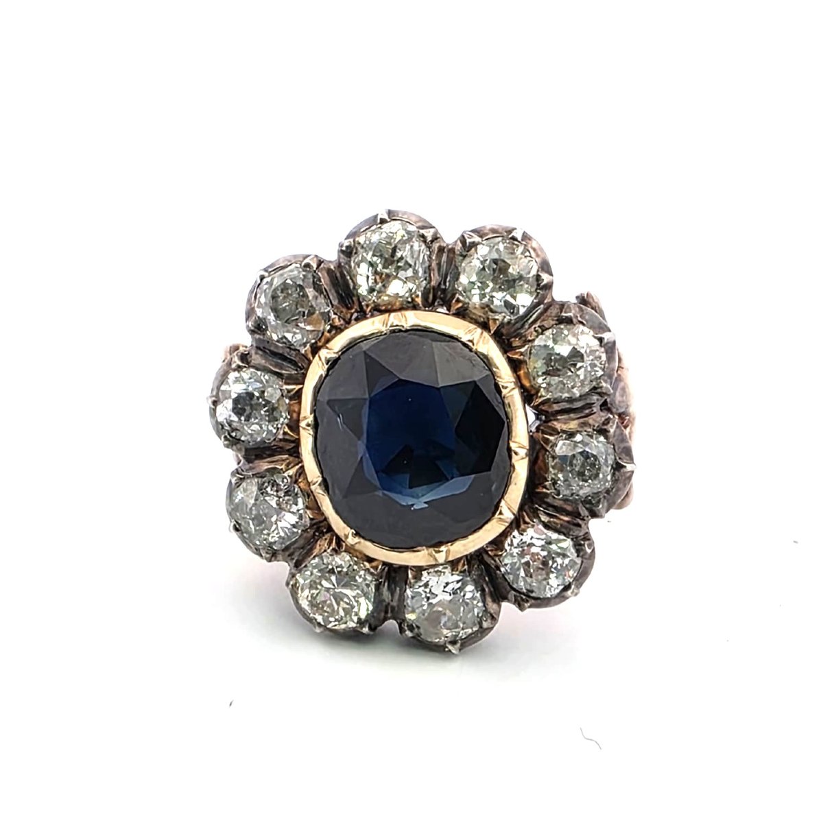 Low-profile Yellow Gold And Silver Ring With Diamonds And A Sapphire-photo-1