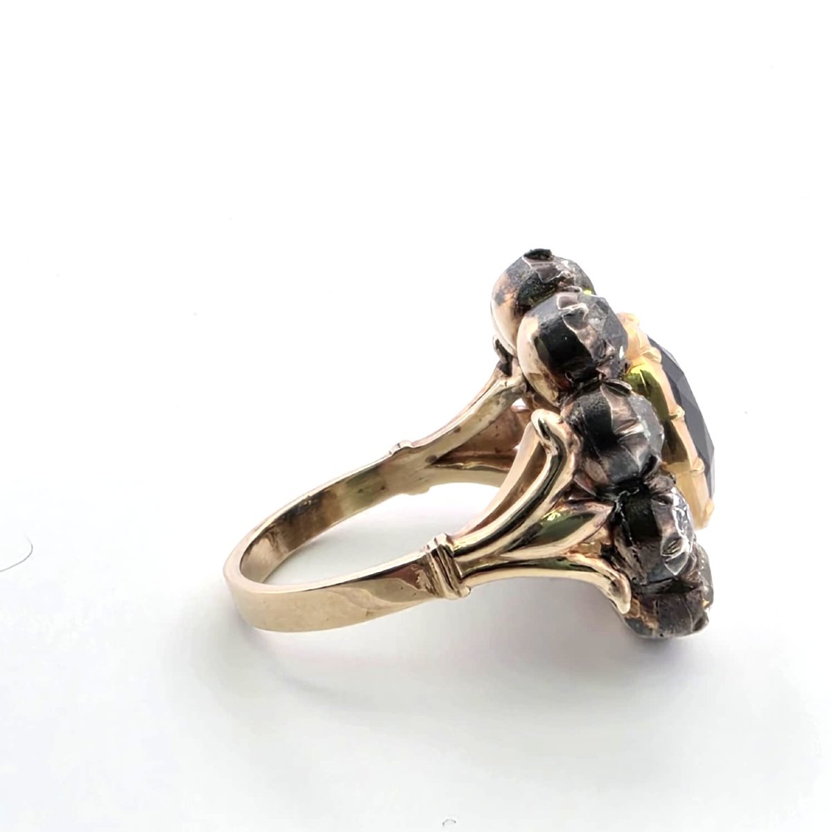 Low-profile Yellow Gold And Silver Ring With Diamonds And A Sapphire-photo-2