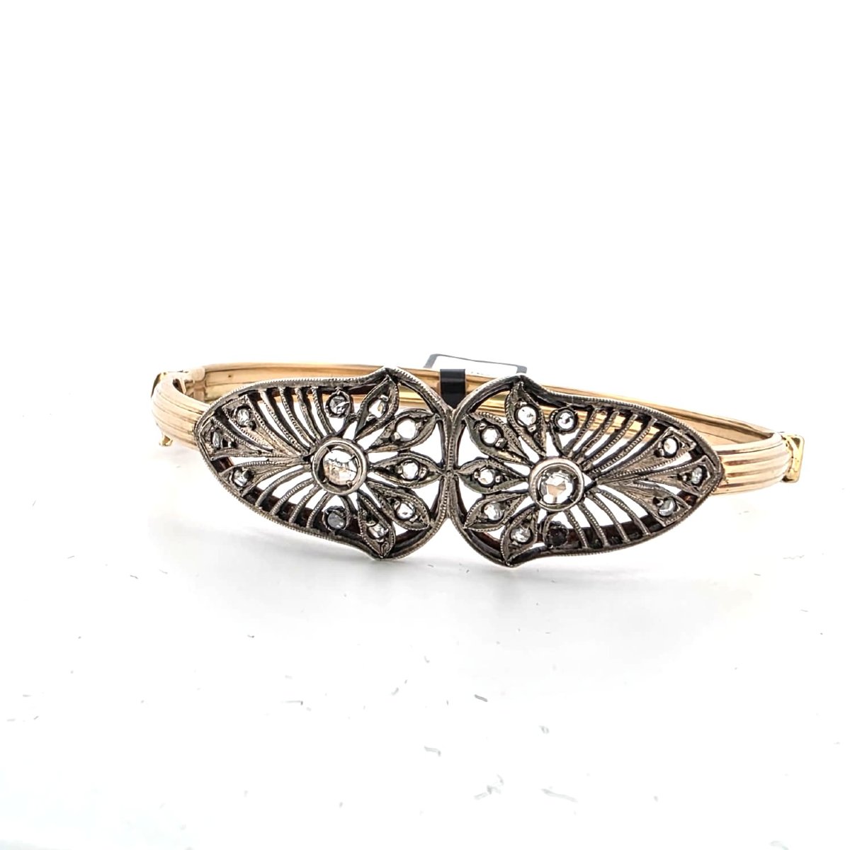 Bracelet rigide victorien avec diamants datant de la seconde moitié du XIXe siècle (vers 1860).