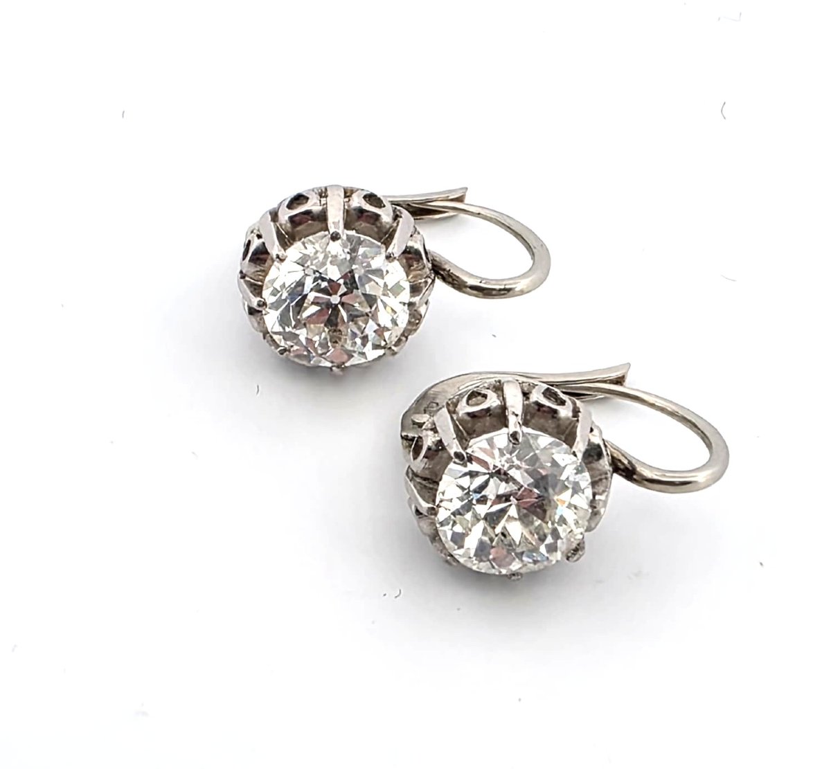 Boucles d’oreilles en or blanc 18kt avec des diamants importants-photo-2