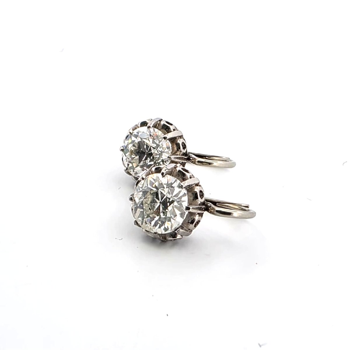 Boucles d’oreilles en or blanc 18kt avec des diamants importants-photo-4