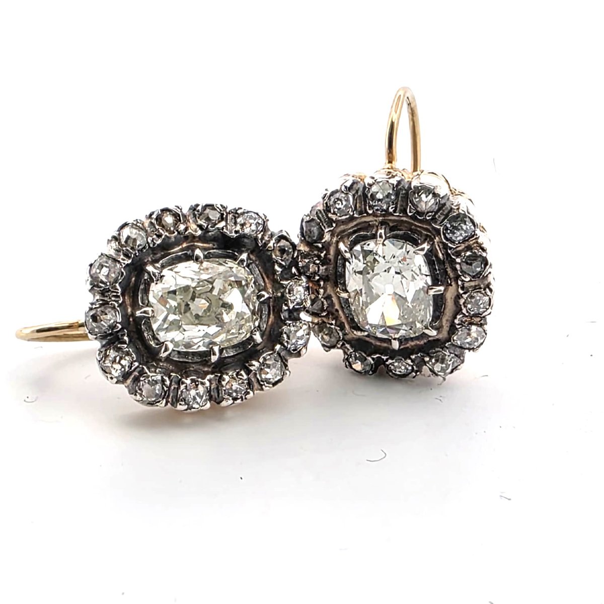 Boucles d’oreilles époque victorienne en or jaune 18kt avec des diamants importants-photo-2