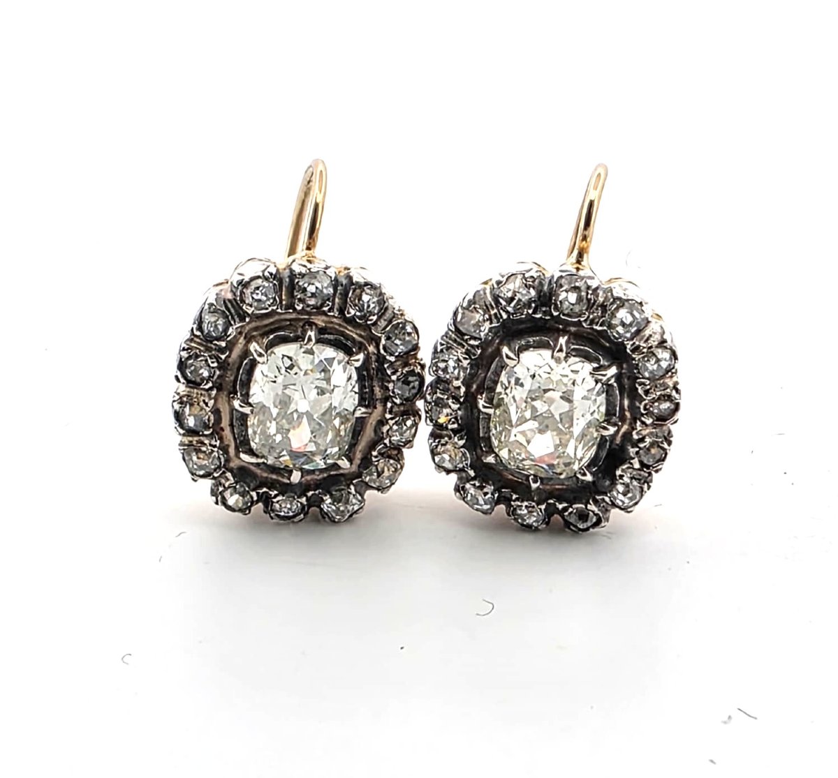 Boucles d’oreilles époque victorienne en or jaune 18kt avec des diamants importants-photo-4