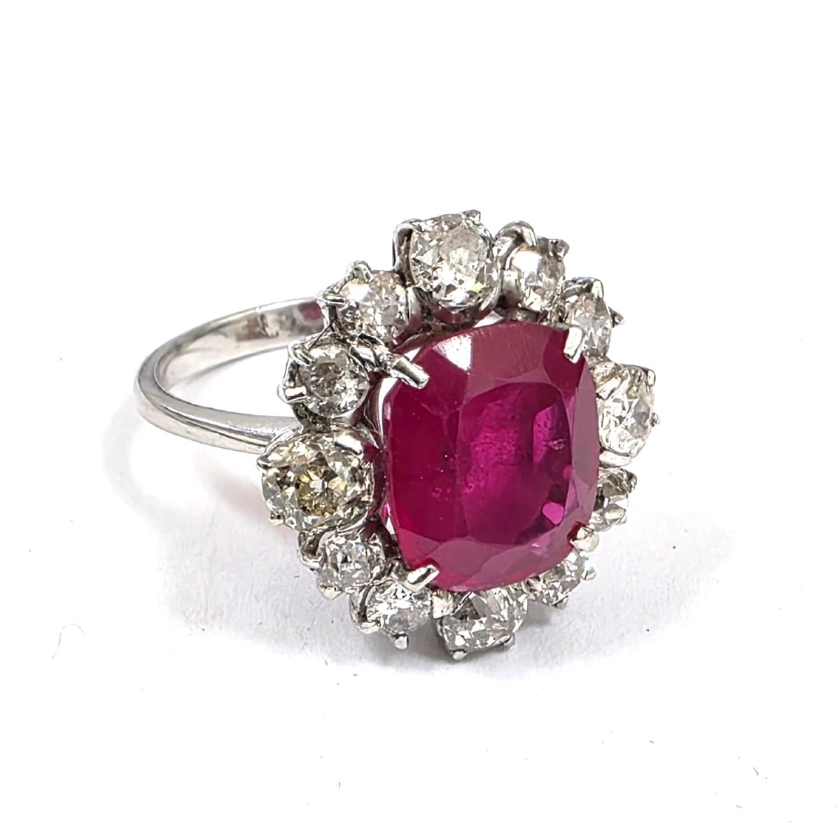 18kt White Gold Ring With Central Ruby And Surround Diamonds-photo-4