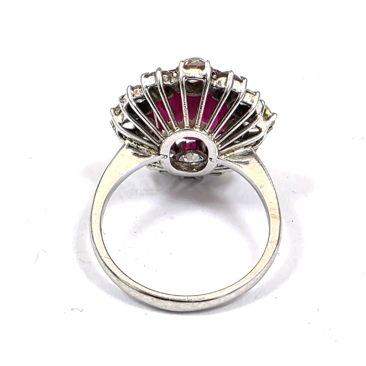 18kt White Gold Ring With Central Ruby And Surround Diamonds-photo-4