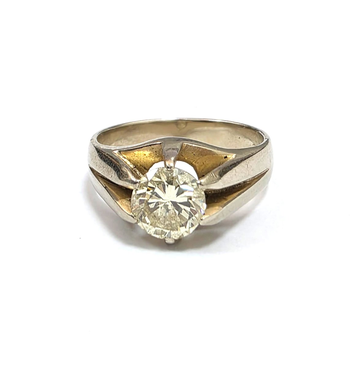 18k White Gold Ring With Diamonds-photo-4