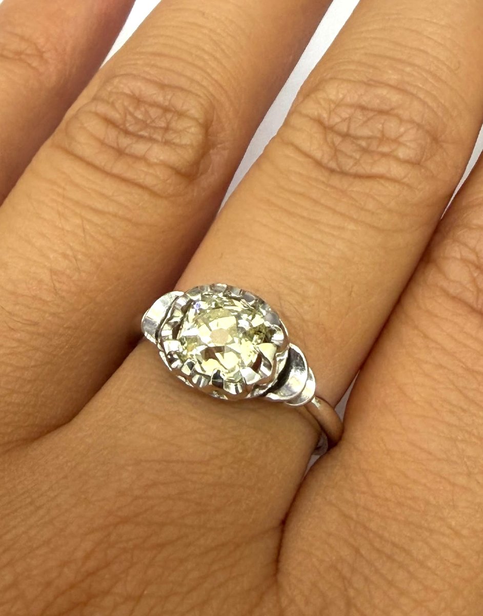 18-karat White Gold Ring With A Diamond-photo-3