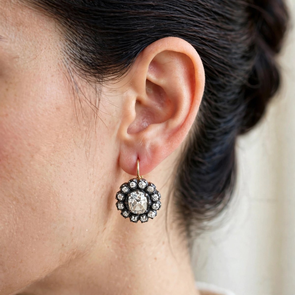 18k Yellow Gold And Platinum Earrings With Large Diamonds-photo-2