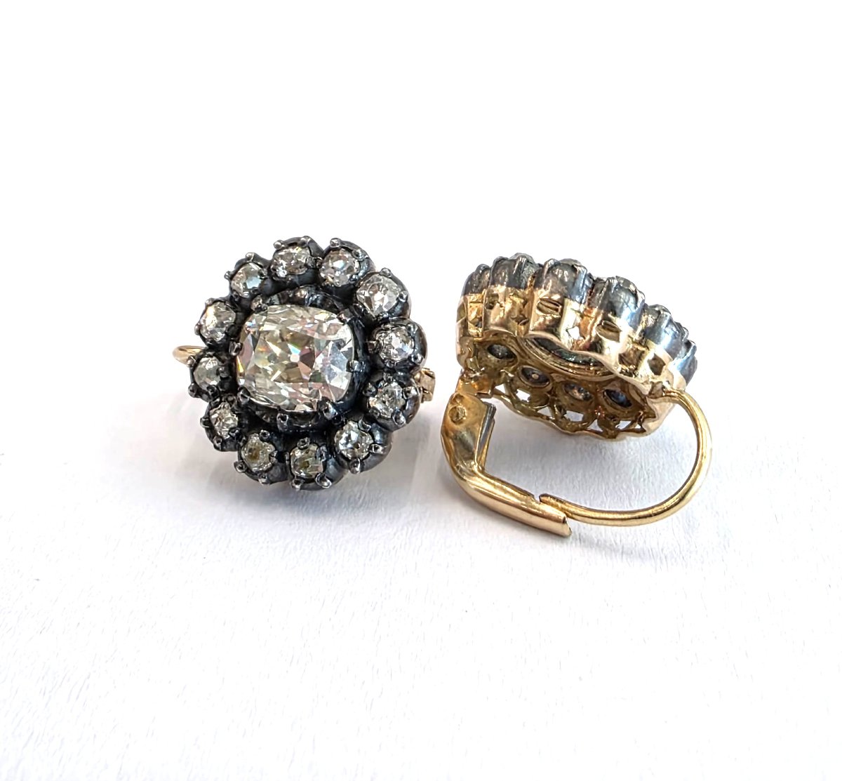 18k Yellow Gold And Platinum Earrings With Large Diamonds-photo-2