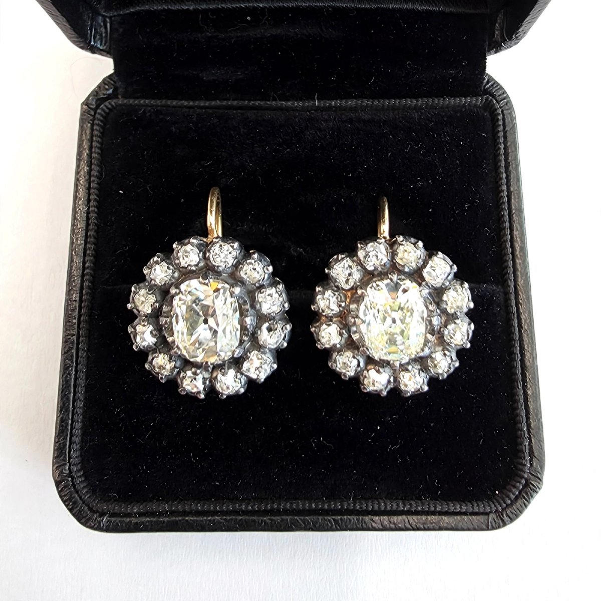 18k Yellow Gold And Platinum Earrings With Large Diamonds