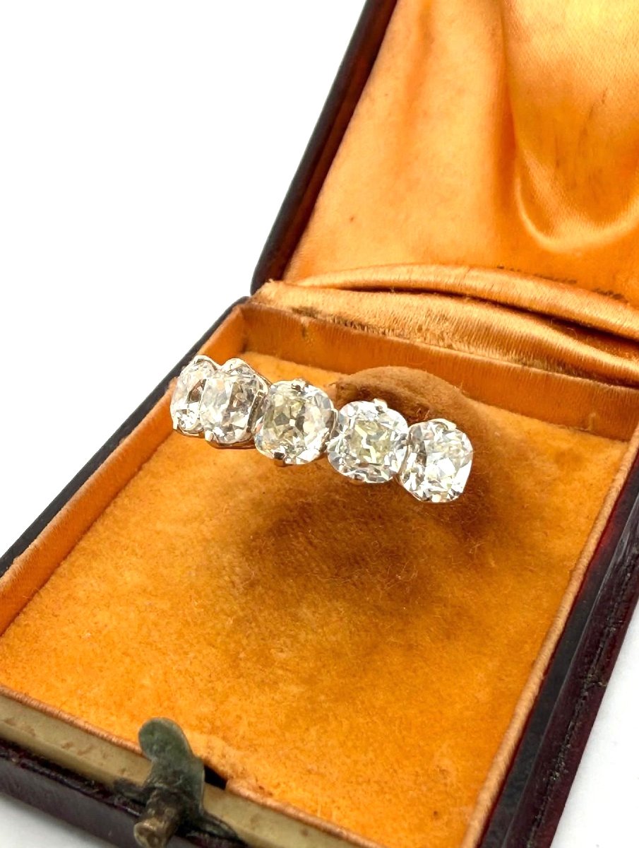Bague vintage en or blanc 18 carats avec diamants taille antique