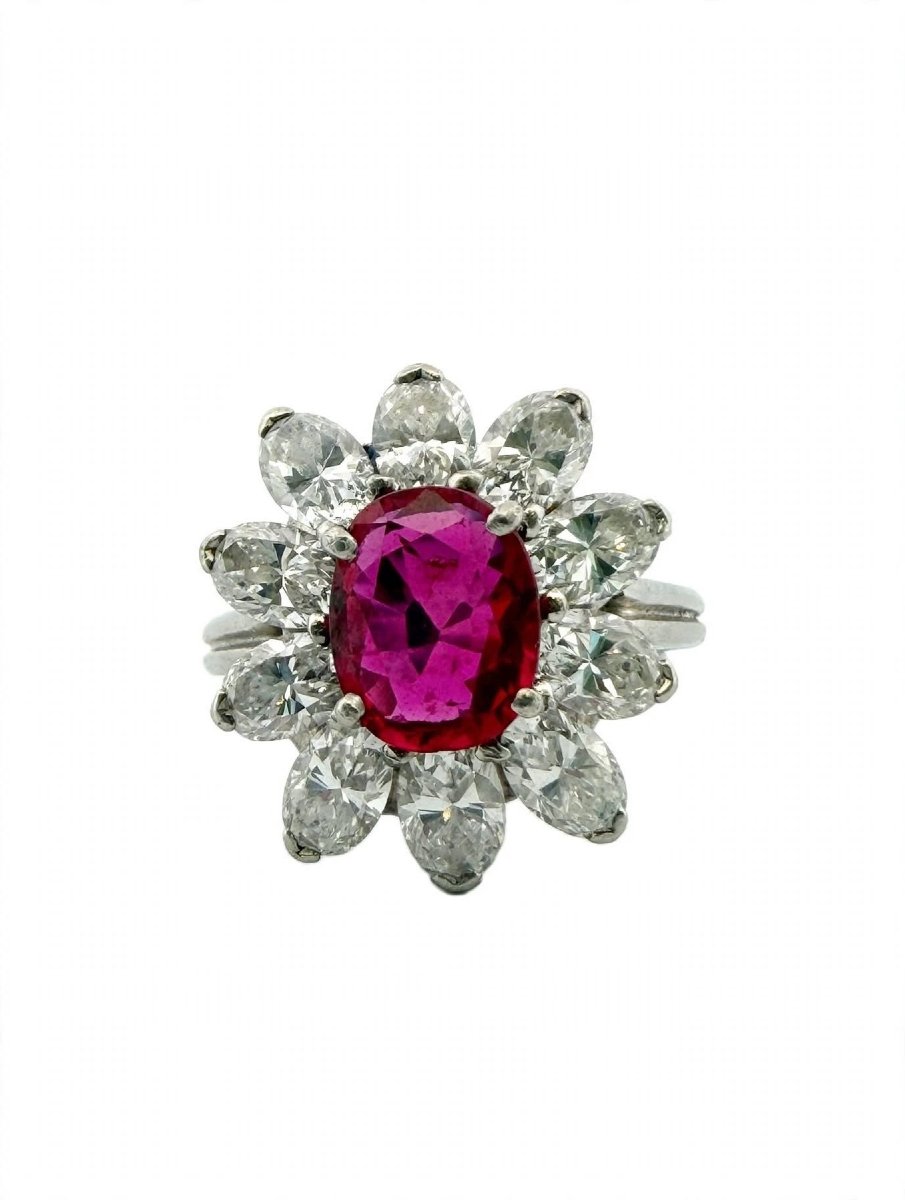Vintage Platinum Ring From The 1950s/1960s With A Burmese Heat-treated Ruby And Diamonds-photo-2