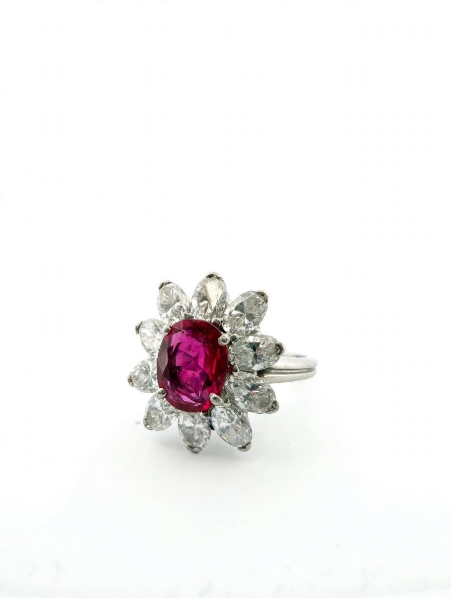 Vintage Platinum Ring From The 1950s/1960s With A Burmese Heat-treated Ruby And Diamonds-photo-4
