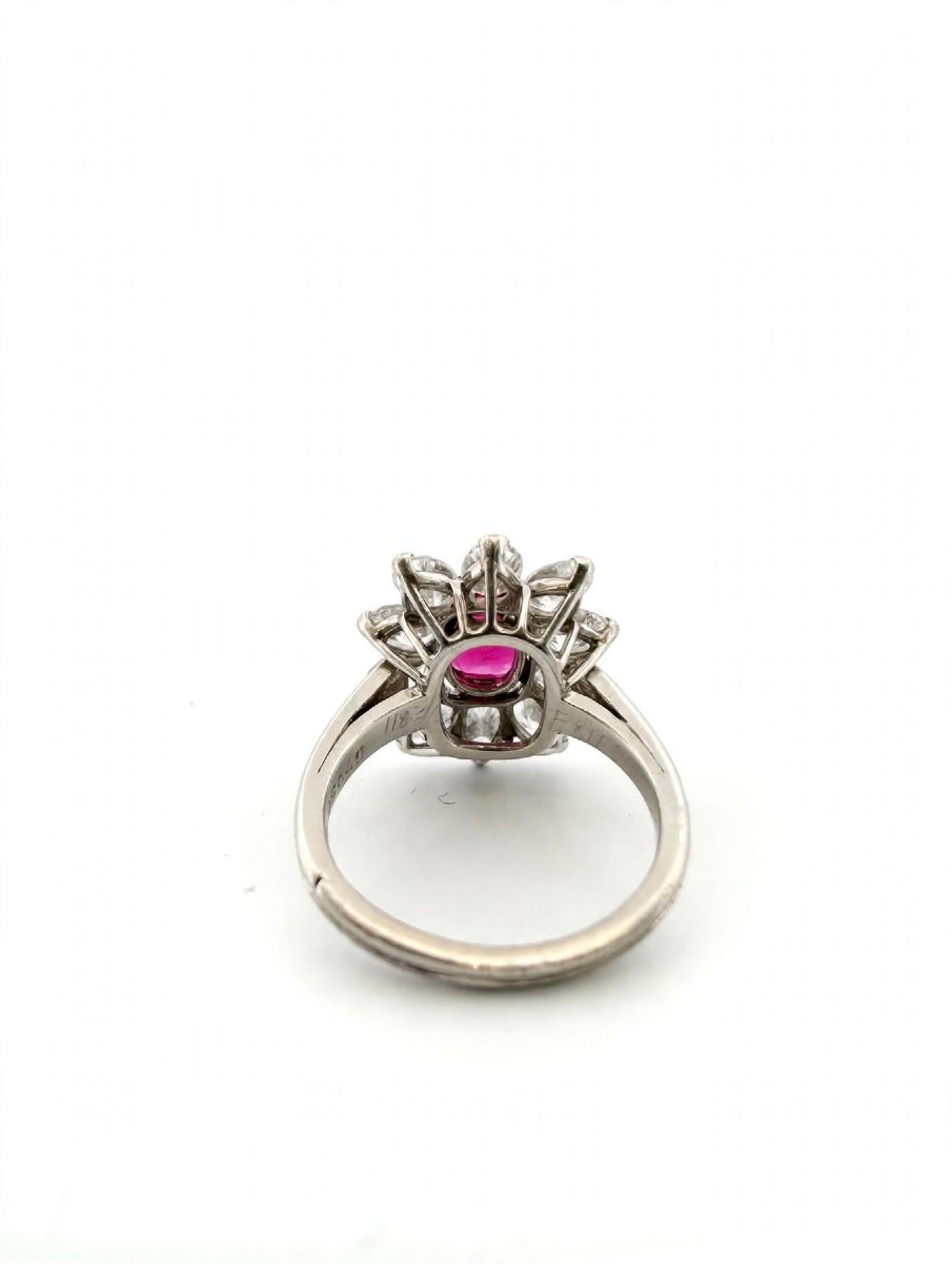 Vintage Platinum Ring From The 1950s/1960s With A Burmese Heat-treated Ruby And Diamonds-photo-1