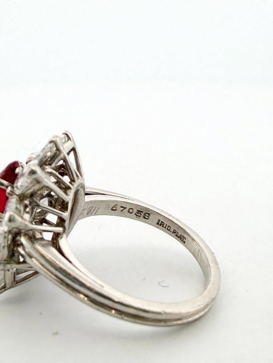 Vintage Platinum Ring From The 1950s/1960s With A Burmese Heat-treated Ruby And Diamonds-photo-2