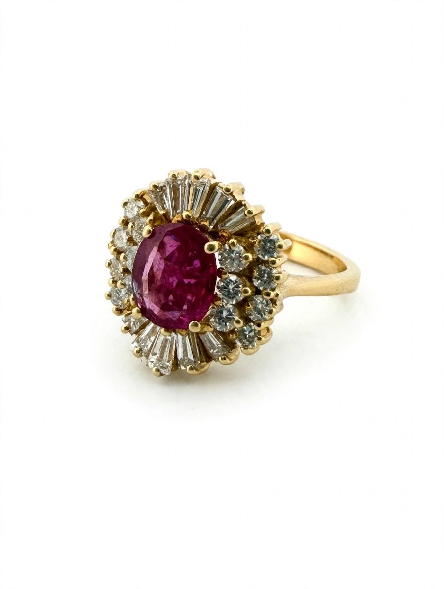 Vintage 18-karat Yellow Gold Ring With A Natural Ruby And Diamonds-photo-3