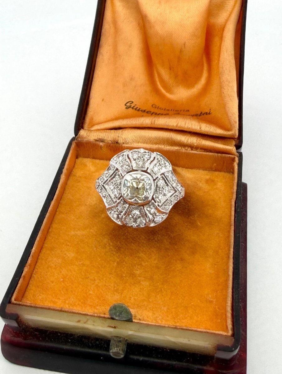 Bague vintage en or blanc 18 Kt avec diamants taille antique Ct 2.50
